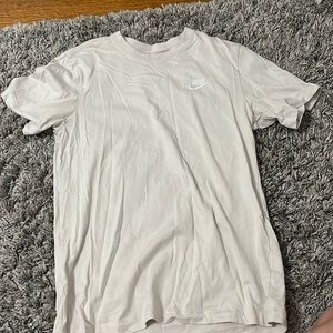 Beige Nike T-shirt